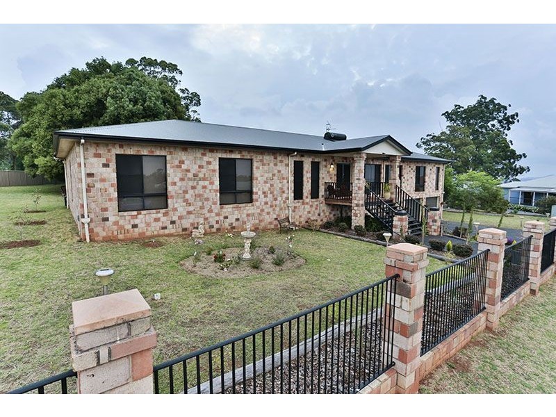 7 Berghofer Drive, Highfields QLD 4352