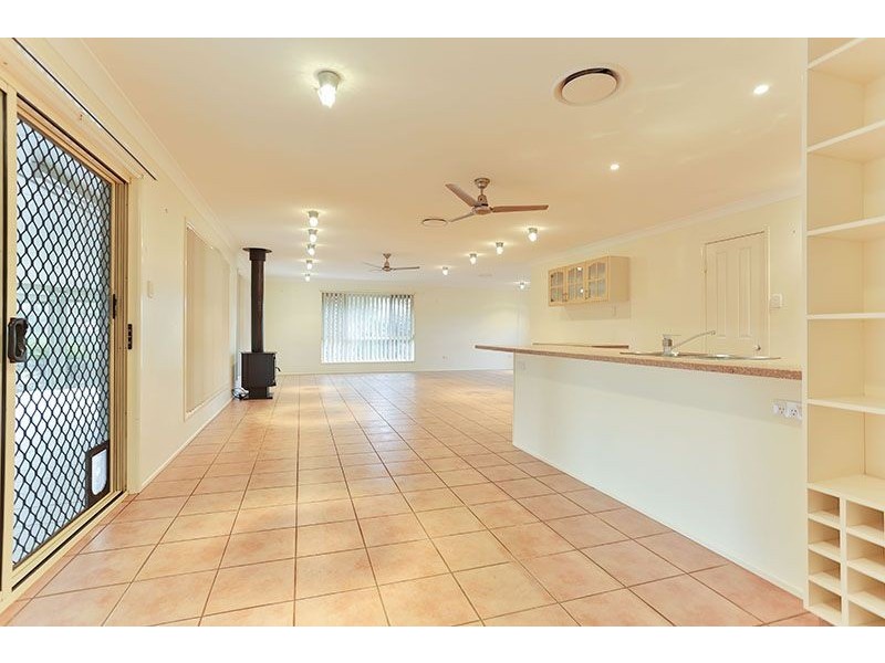 1 Kimdon Crescent, Highfields QLD 4352