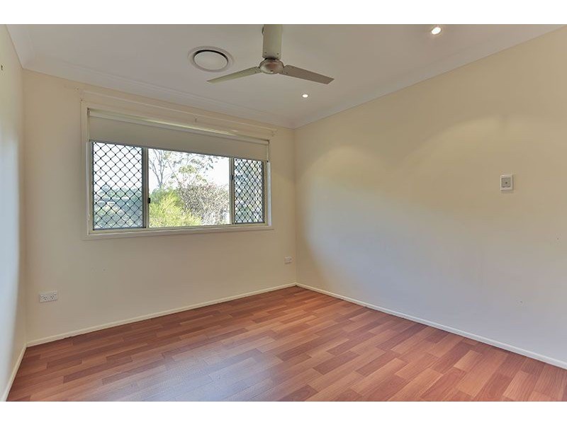 1 Kimdon Crescent, Highfields QLD 4352