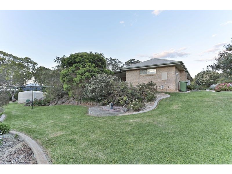 1 Kimdon Crescent, Highfields QLD 4352