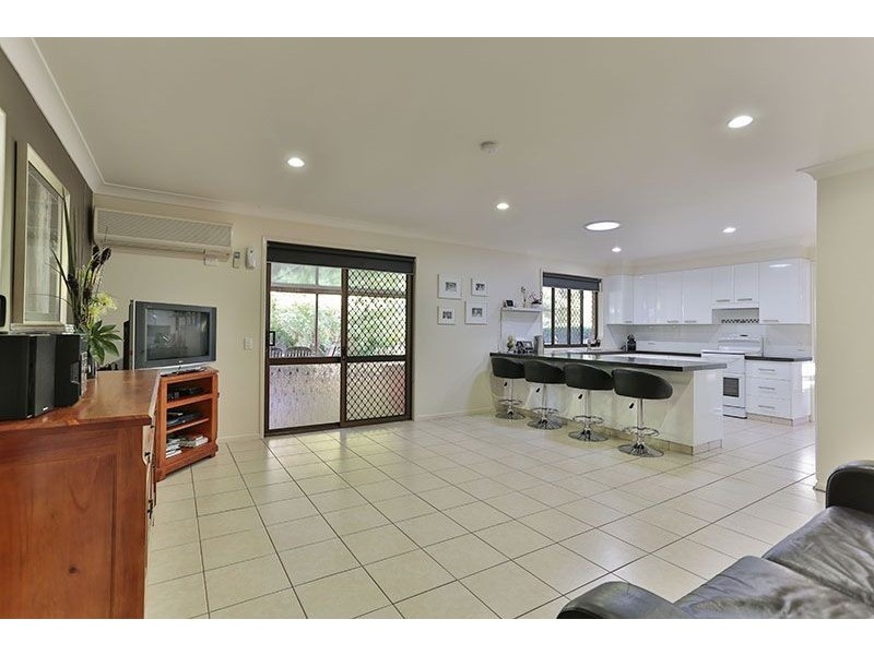 7 Roslyn Street, Westbrook QLD 4350