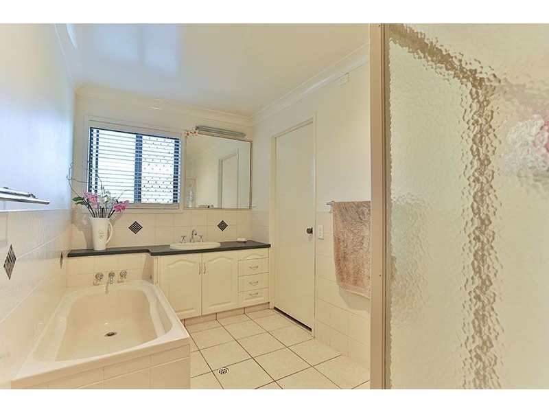 7 Roslyn Street, Westbrook QLD 4350