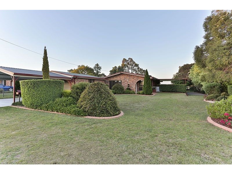 7 Roslyn Street, Westbrook QLD 4350