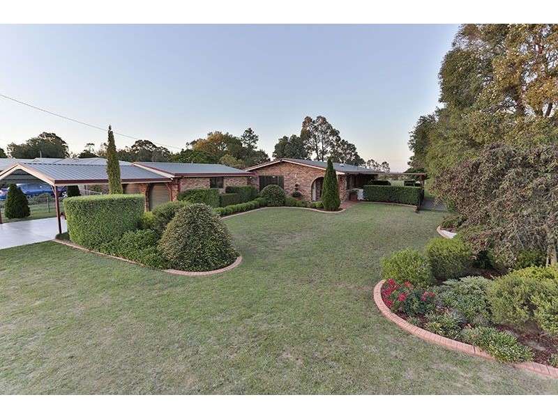 7 Roslyn Street, Westbrook QLD 4350