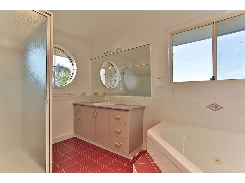 17 Calim Street, Cotswold Hills QLD 4350