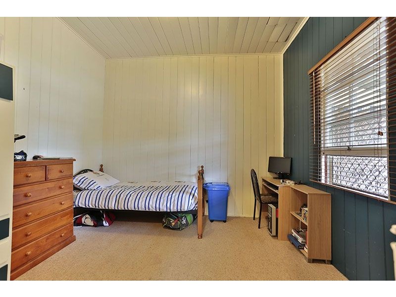 11 Kenilworth Street, North Toowoomba QLD 4350
