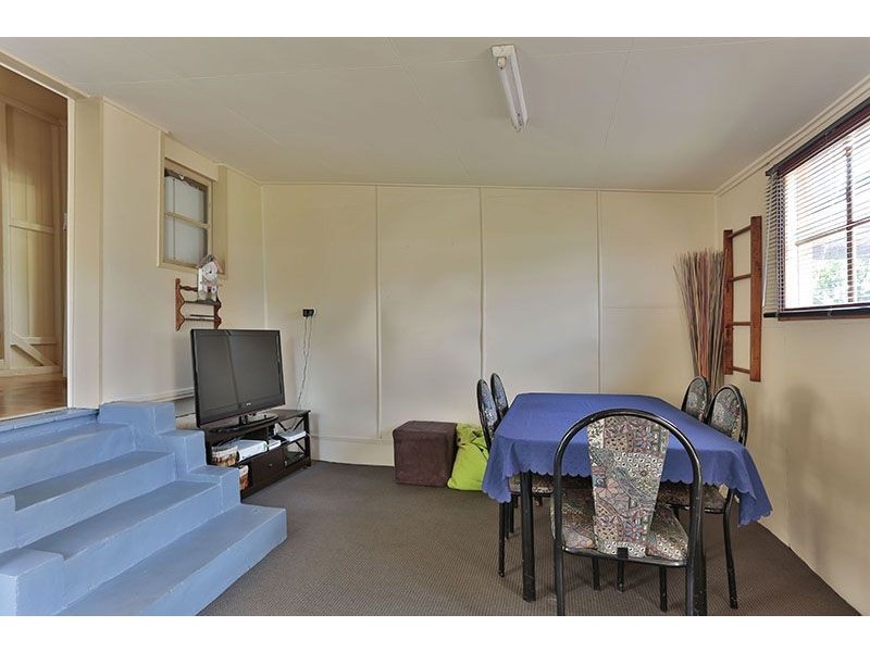 11 Kenilworth Street, North Toowoomba QLD 4350