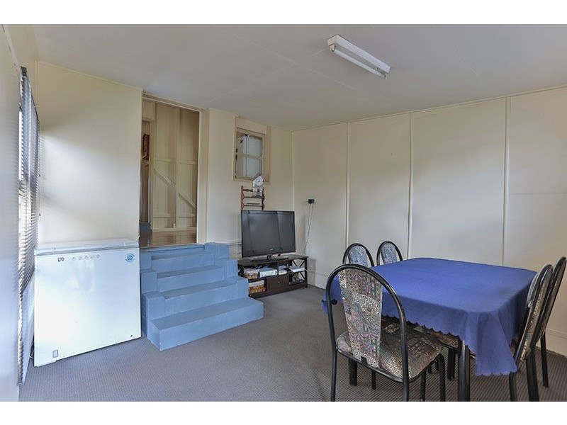 11 Kenilworth Street, North Toowoomba QLD 4350