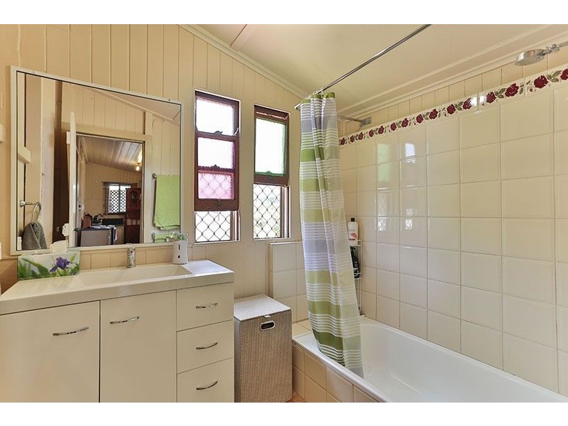 11 Kenilworth Street, North Toowoomba QLD 4350