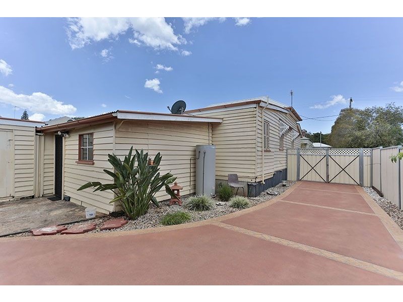 11 Kenilworth Street, North Toowoomba QLD 4350