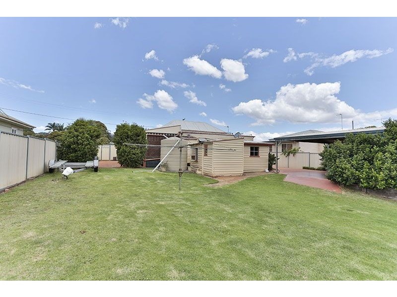 11 Kenilworth Street, North Toowoomba QLD 4350