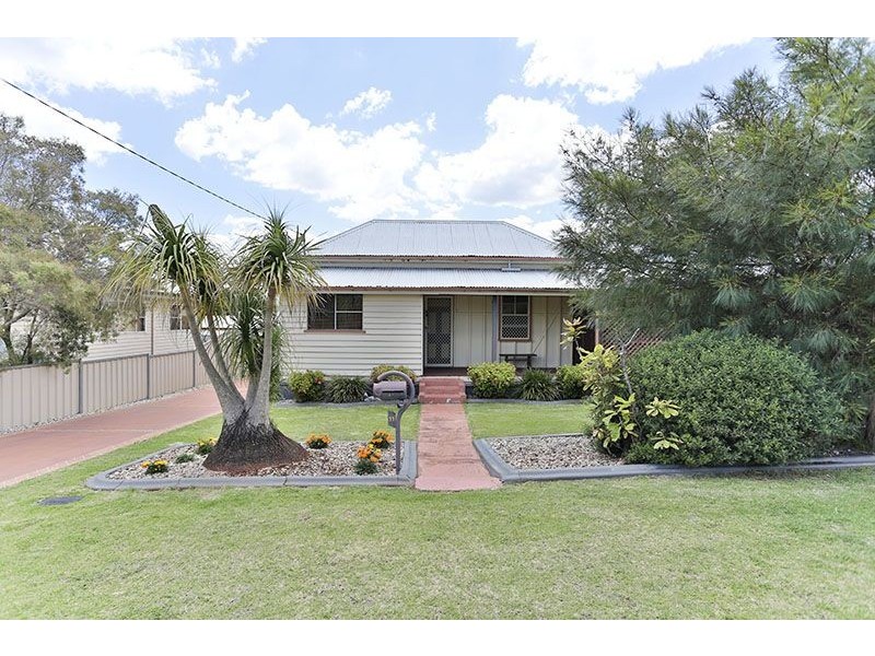 11 Kenilworth Street, North Toowoomba QLD 4350