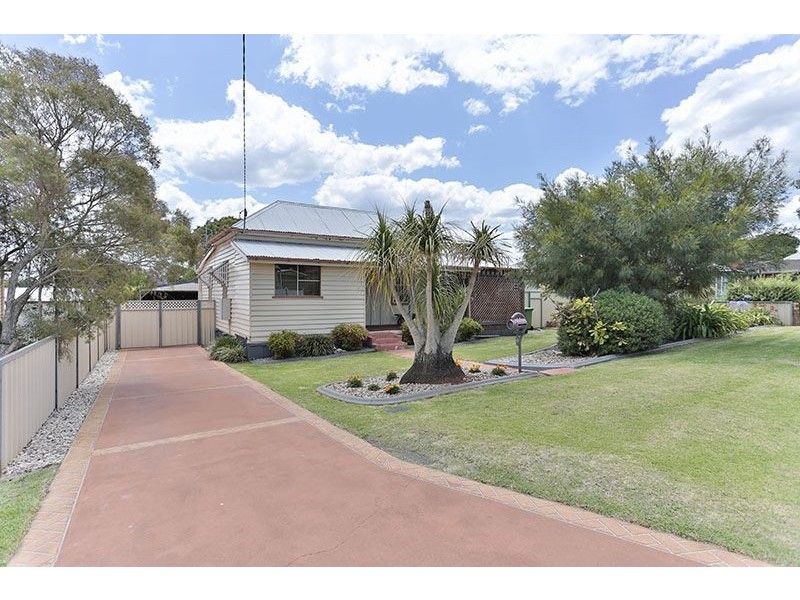 11 Kenilworth Street, North Toowoomba QLD 4350