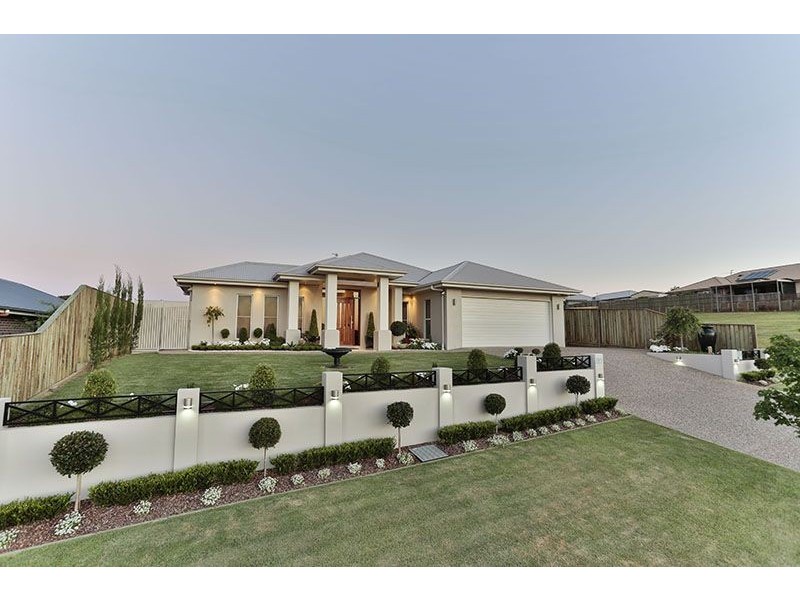 33 Currawong Drive, Highfields QLD 4352