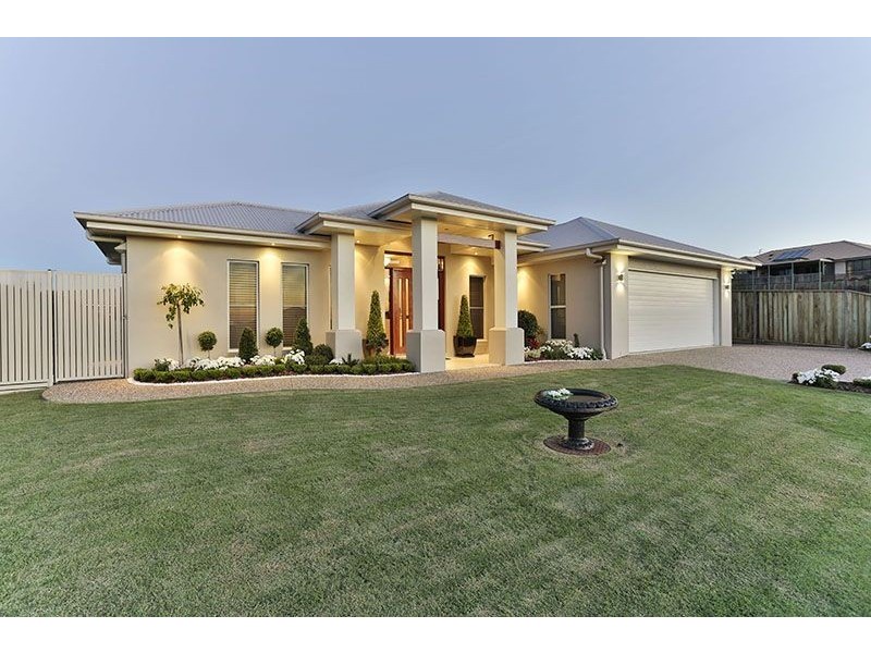 33 Currawong Drive, Highfields QLD 4352