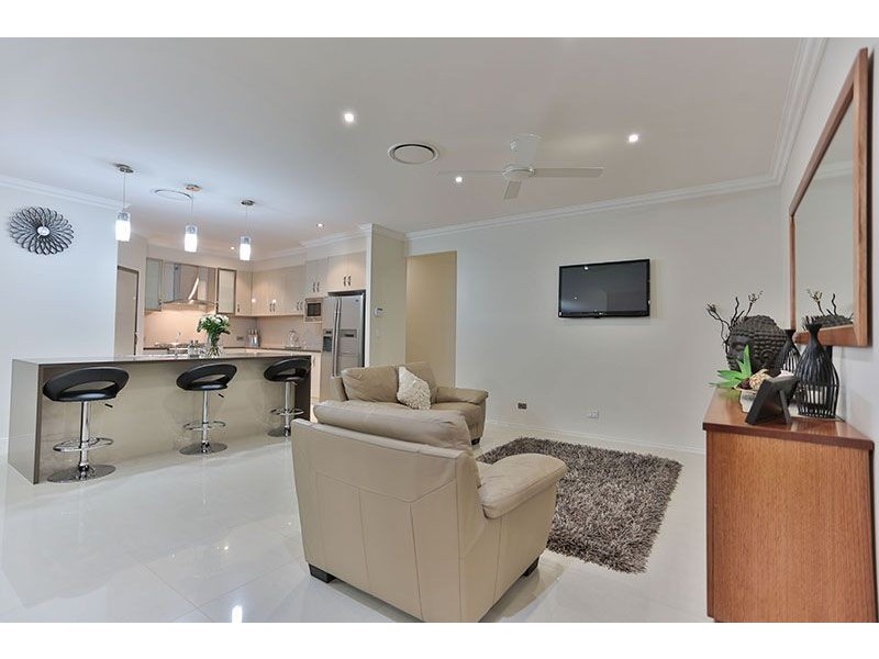 33 Currawong Drive, Highfields QLD 4352