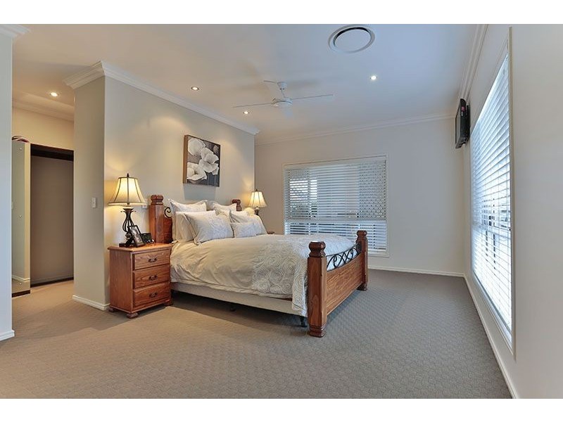 33 Currawong Drive, Highfields QLD 4352