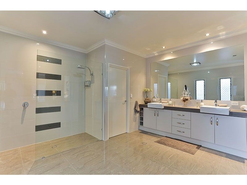 33 Currawong Drive, Highfields QLD 4352