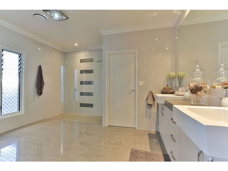 33 Currawong Drive, Highfields QLD 4352