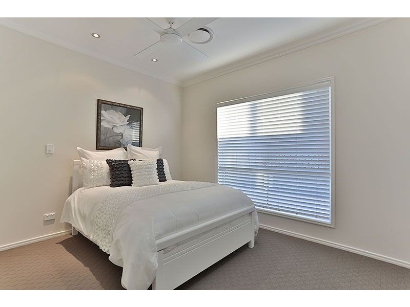 33 Currawong Drive, Highfields QLD 4352