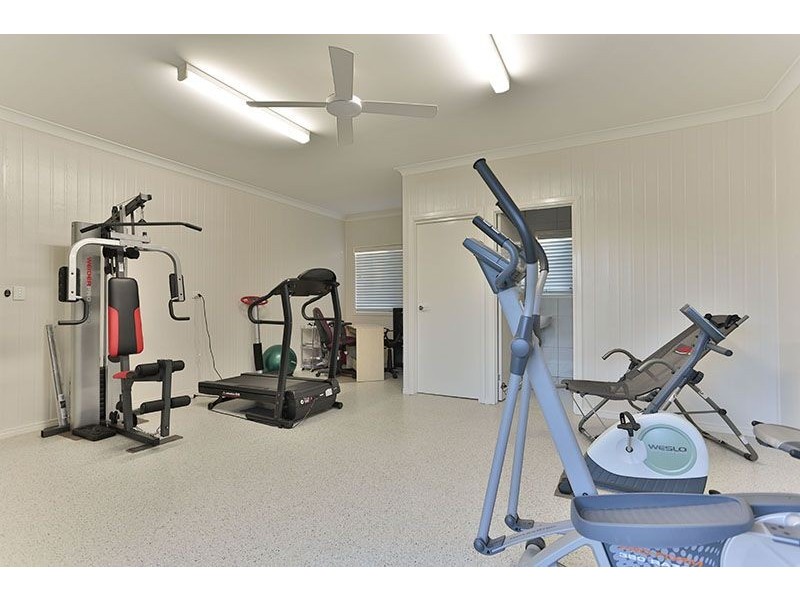 33 Currawong Drive, Highfields QLD 4352