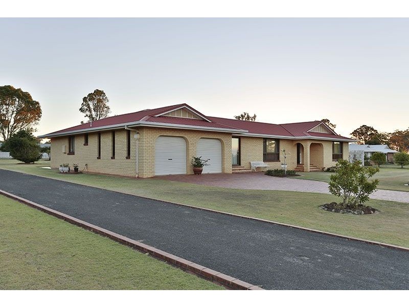 12 Hamzah Drive, Cotswold Hills QLD 4350