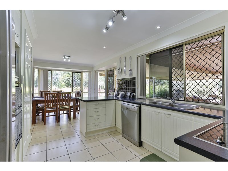 12 Jorgensen Street, Highfields QLD 4352