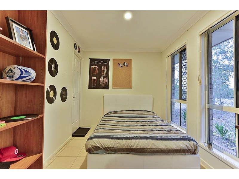 12 Jorgensen Street, Highfields QLD 4352