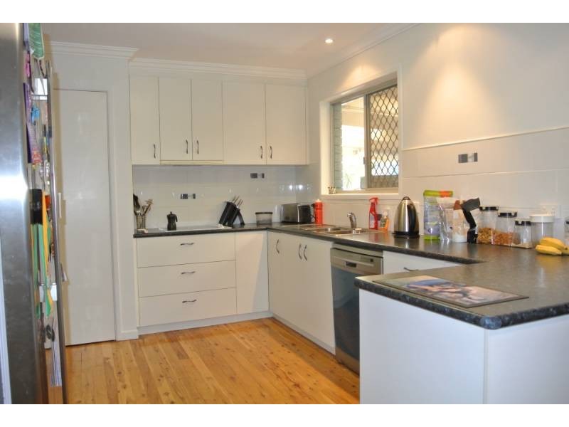 18 Canberra Street, Harristown QLD 4350