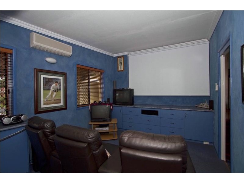 18 Canberra Street, Harristown QLD 4350