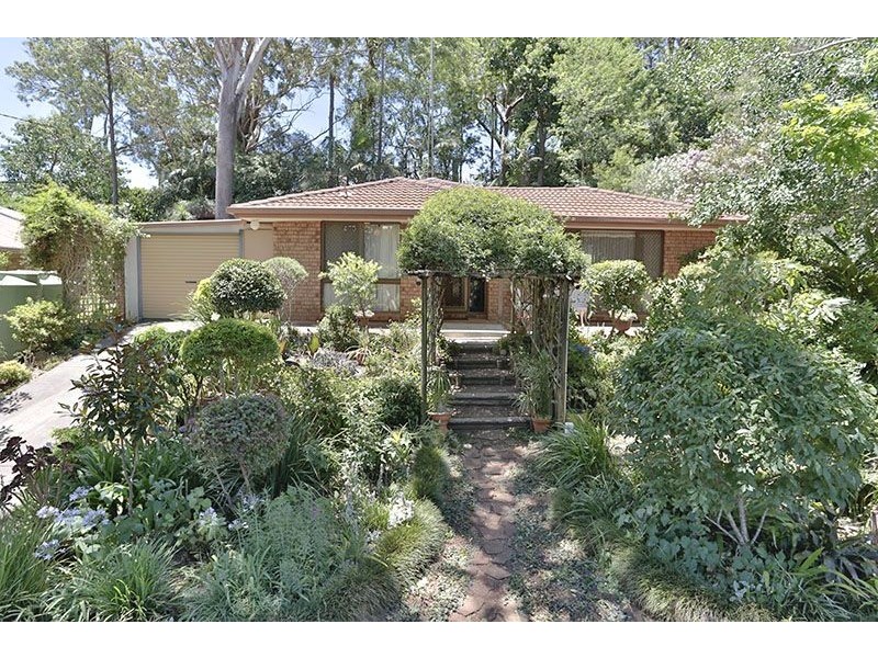 21 Amos Crescent, Mount Lofty QLD 4350
