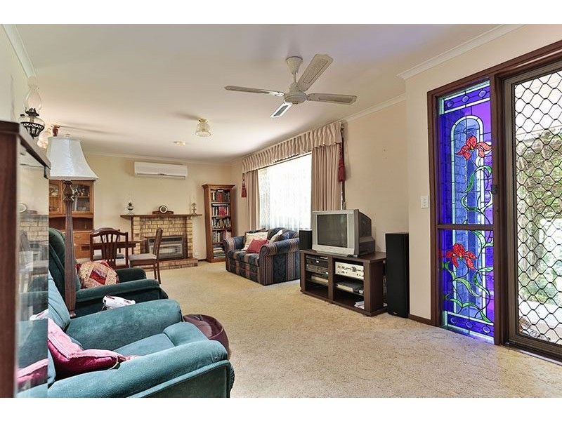 21 Amos Crescent, Mount Lofty QLD 4350
