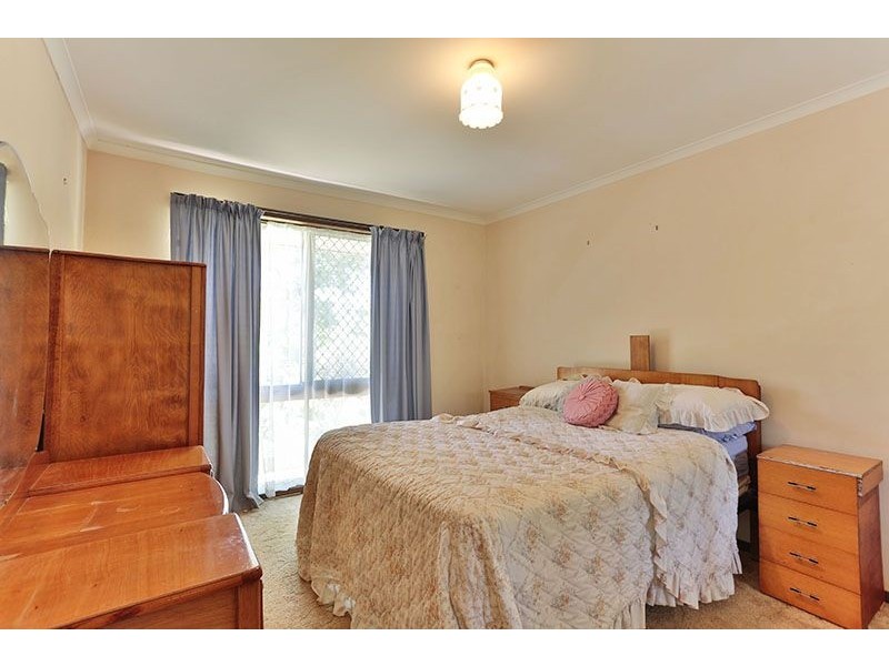 21 Amos Crescent, Mount Lofty QLD 4350