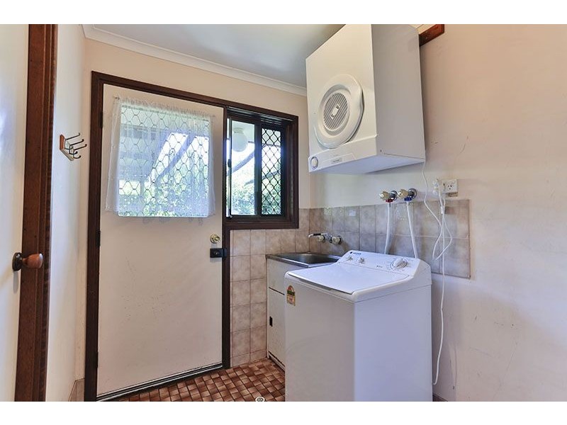 21 Amos Crescent, Mount Lofty QLD 4350