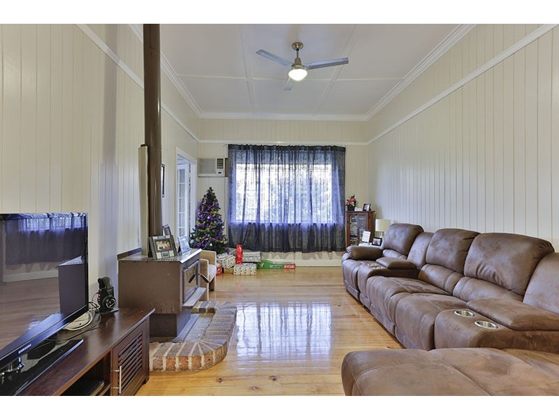 42 Cumming Street, North Toowoomba QLD 4350