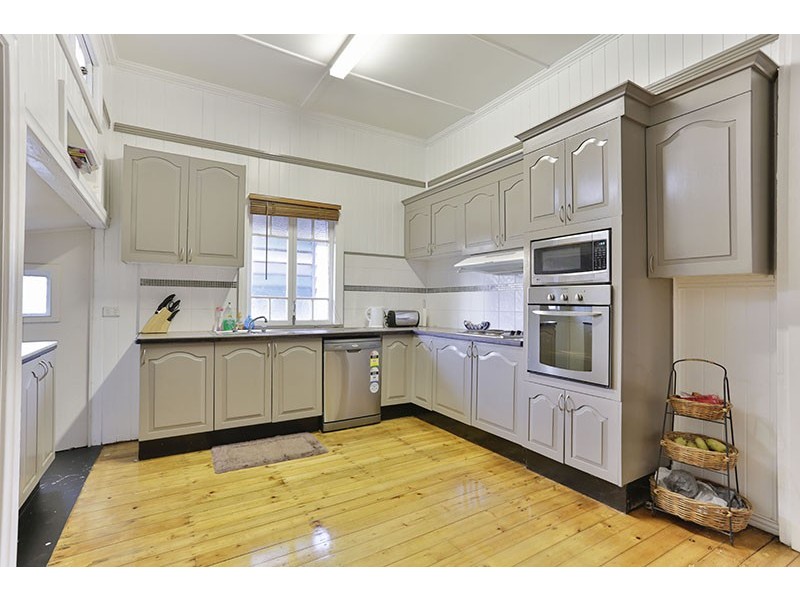 42 Cumming Street, North Toowoomba QLD 4350