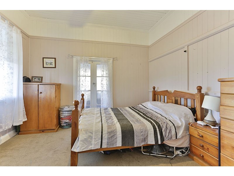 42 Cumming Street, North Toowoomba QLD 4350