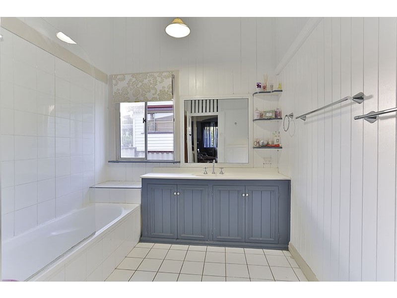 42 Cumming Street, North Toowoomba QLD 4350