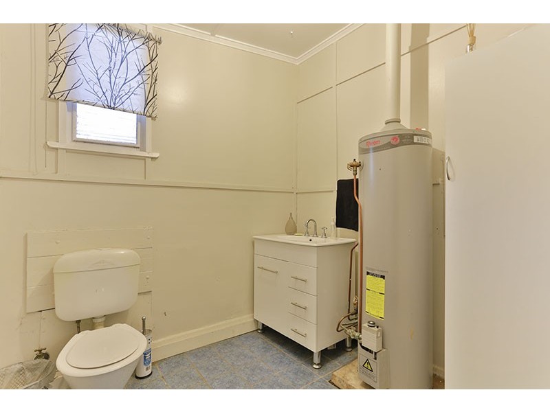 42 Cumming Street, North Toowoomba QLD 4350