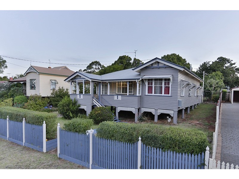 42 Cumming Street, North Toowoomba QLD 4350