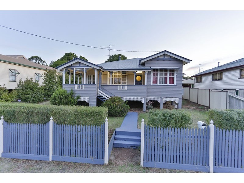 42 Cumming Street, North Toowoomba QLD 4350