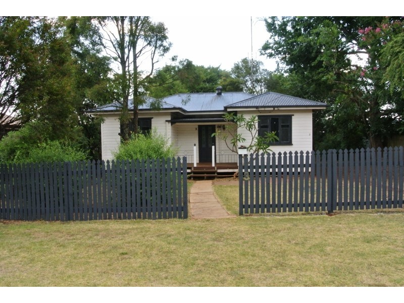 3 Waverley Street, North Toowoomba QLD 4350