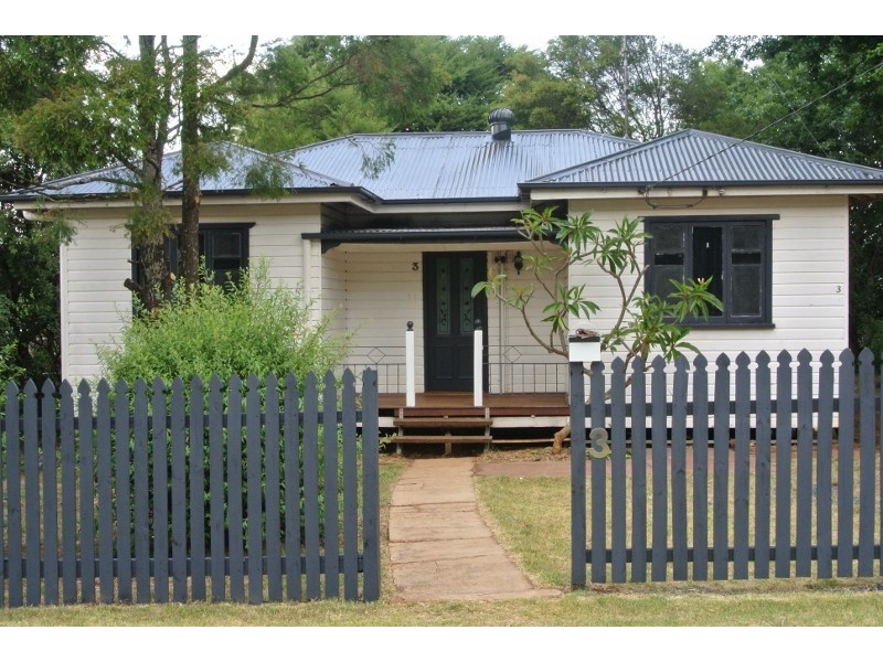 3 Waverley Street, North Toowoomba QLD 4350