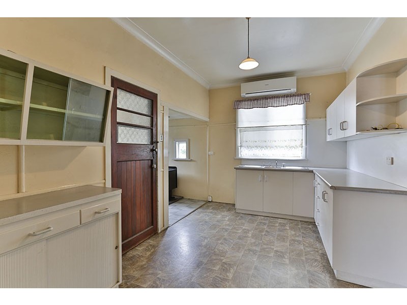 34 Cay Street, Newtown QLD 4350