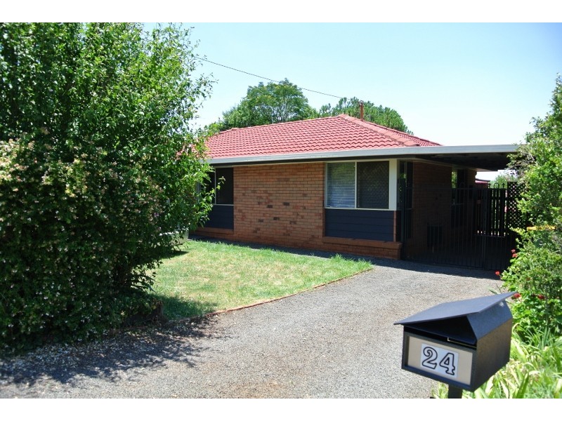 24 Port Street, Wilsonton Heights QLD 4350
