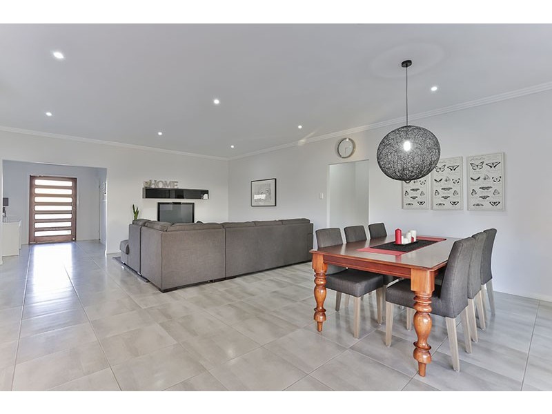 24 Kalimna Drive, Highfields QLD 4352