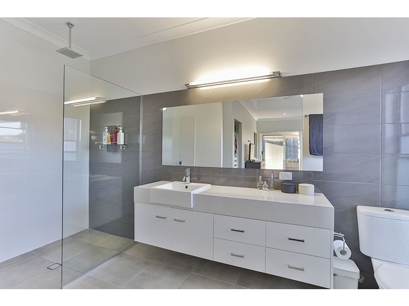 24 Kalimna Drive, Highfields QLD 4352