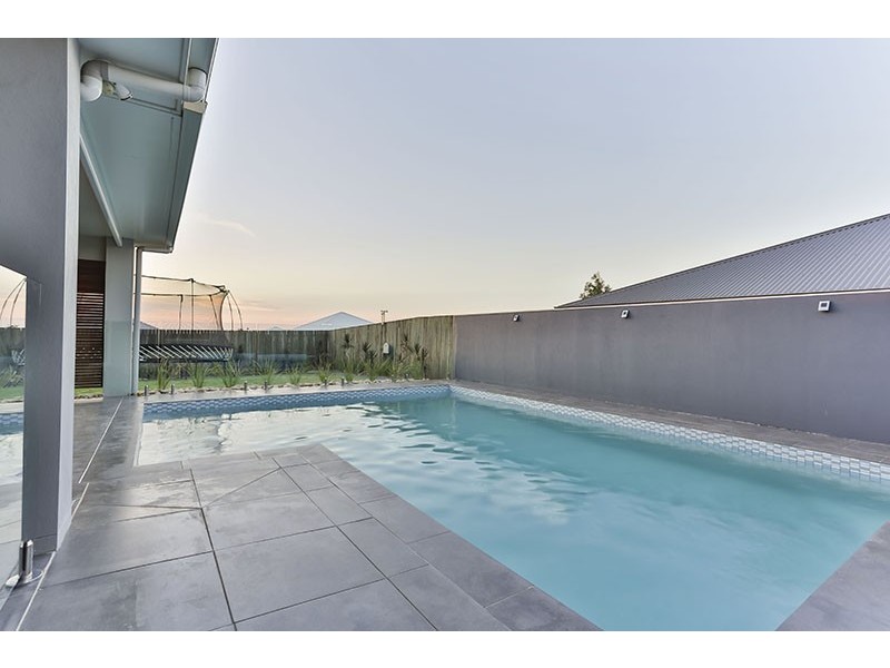 24 Kalimna Drive, Highfields QLD 4352