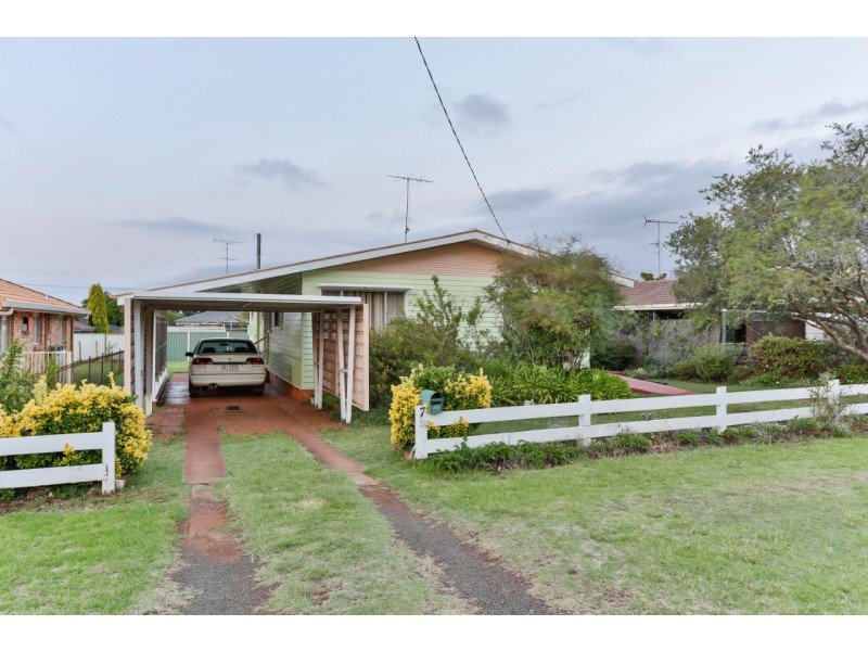 7 Wilfred Street, Harristown QLD 4350
