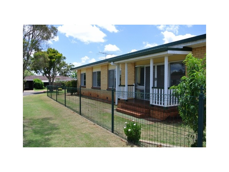 11 Matthews Street, Harristown QLD 4350